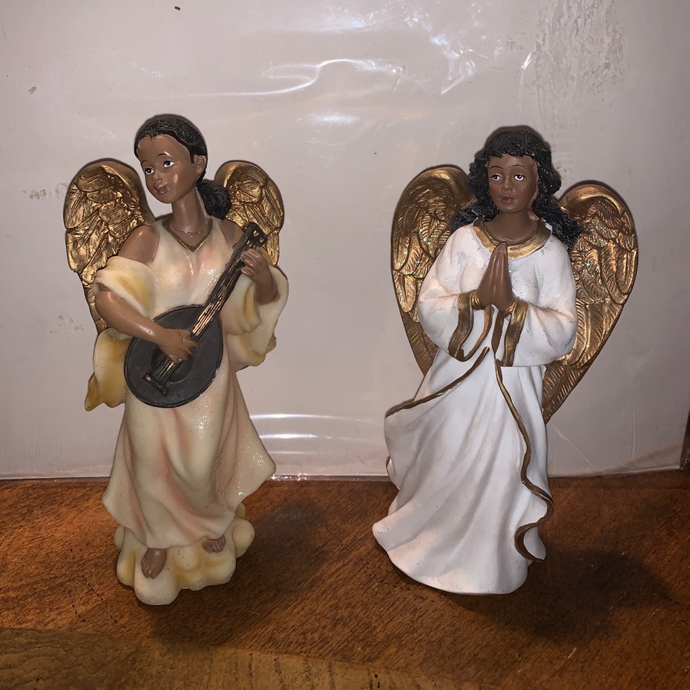 Choir angel figurines
